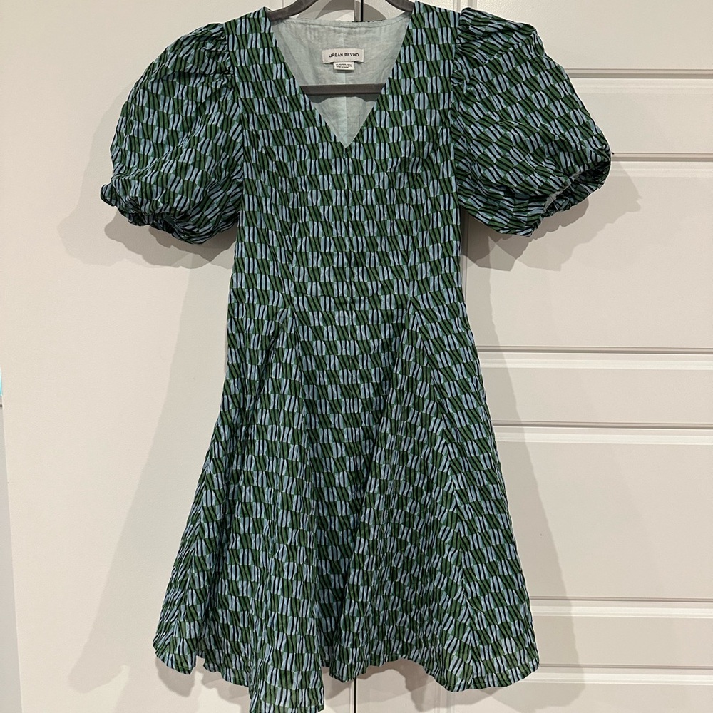 Urban Revivo Puff Sleeve Dress